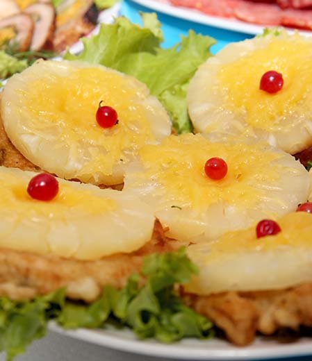 Cheese and Cherry Pineapple (Skewer)